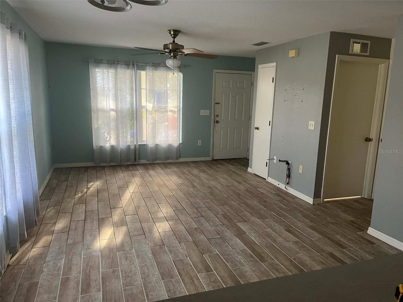 LAKE RIDGE - Residential
