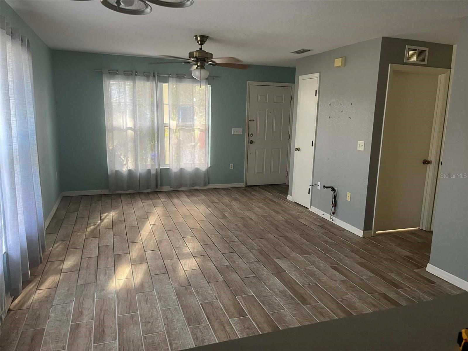 LAKE RIDGE - Residential