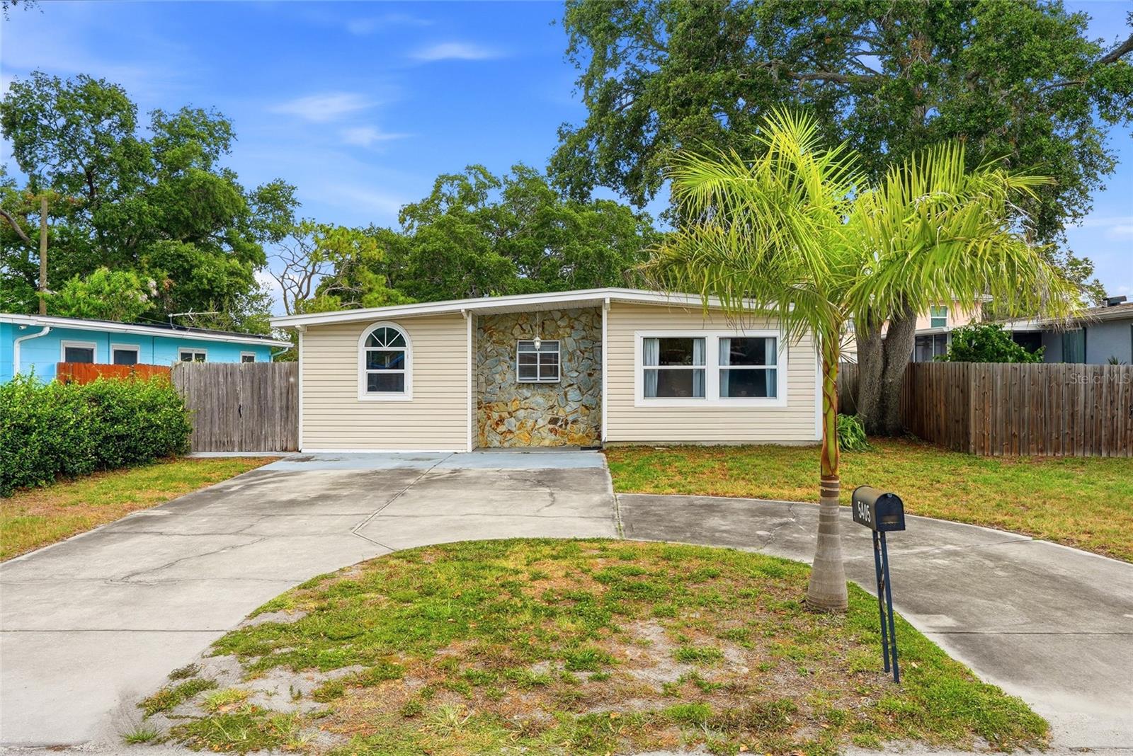 GULF GROVE - Residential