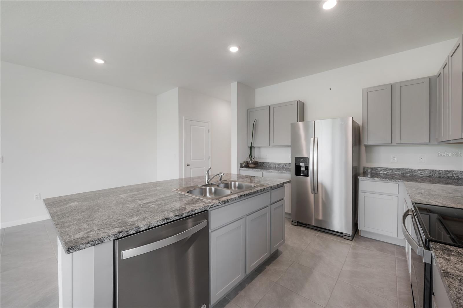 FOREST BROOKE PH 7A & 7B - Residential Lease
