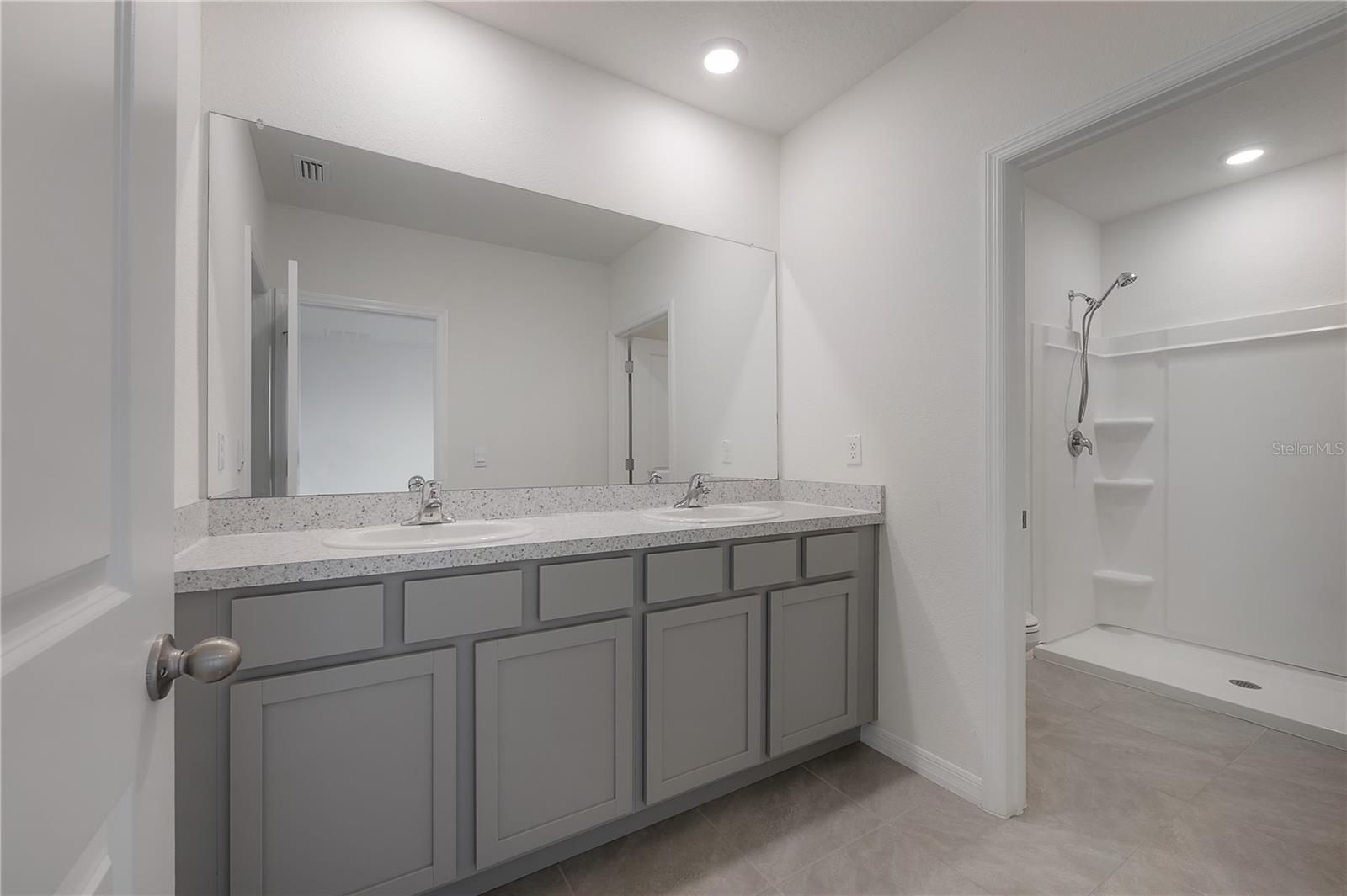 FOREST BROOKE PH 7A & 7B - Residential Lease