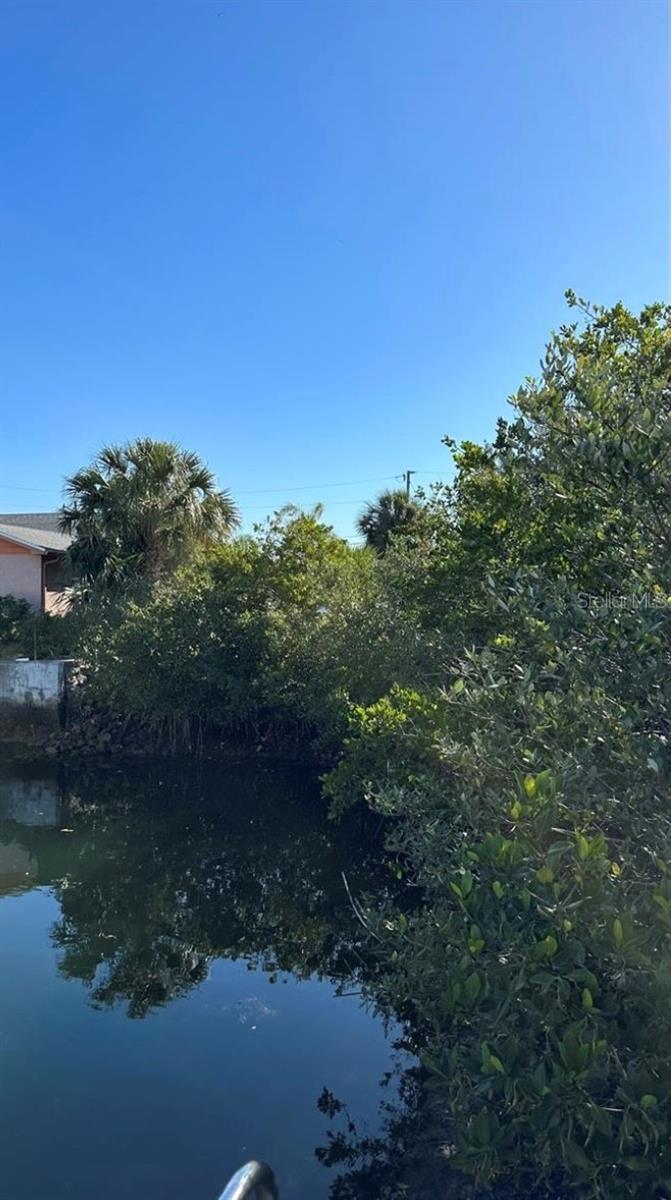 HUDSON BEACH ESTATES - Land