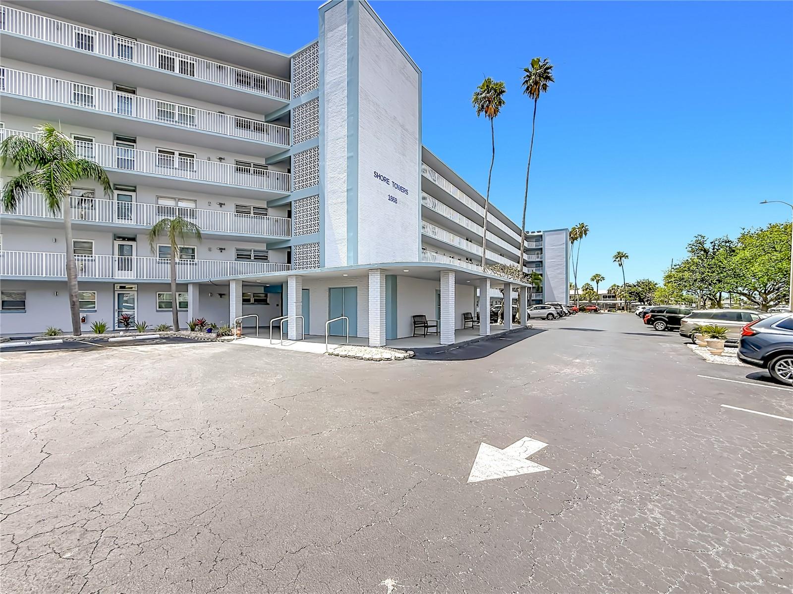 SHORE TOWERS BLDG - Residential