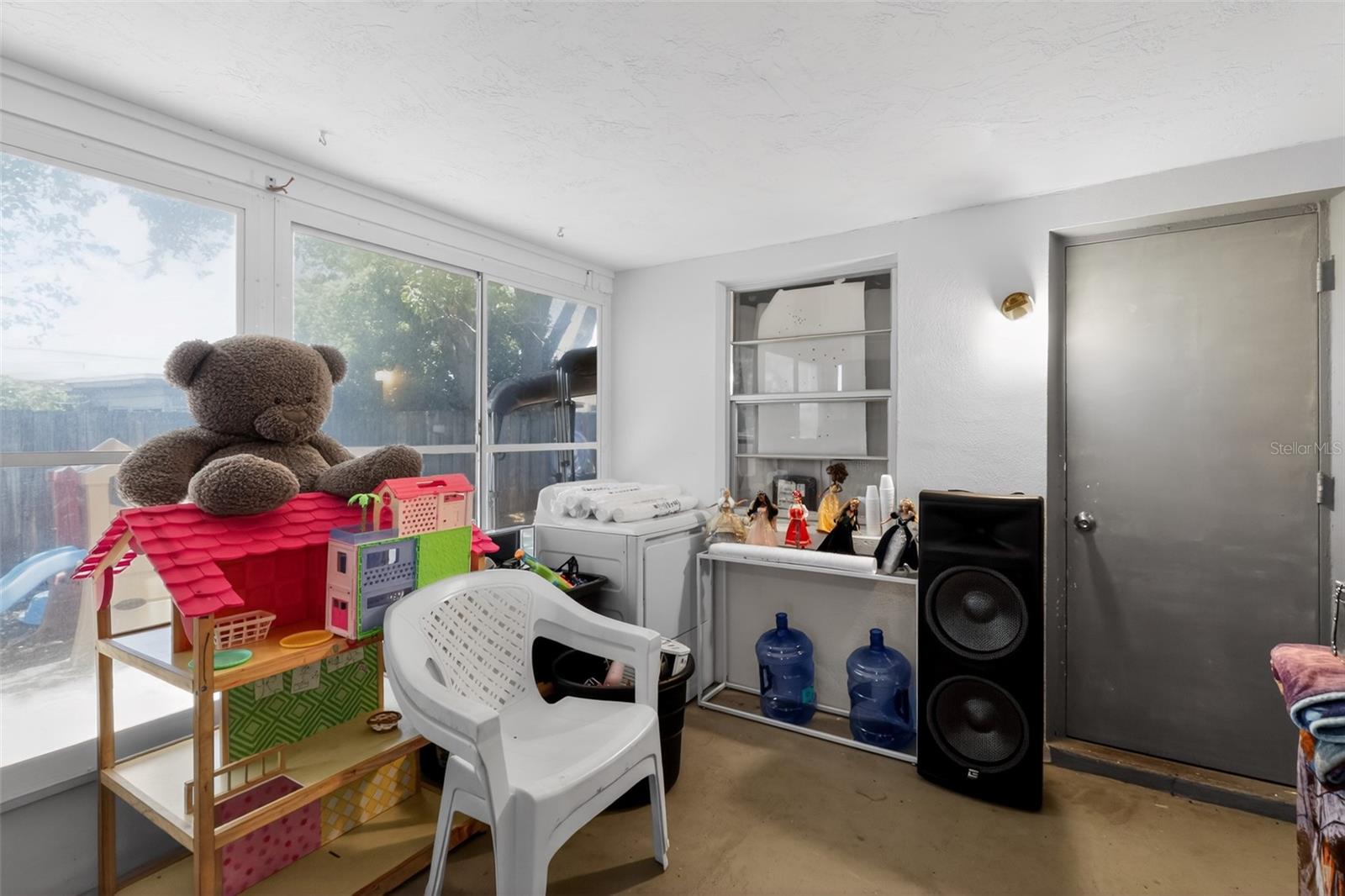 COLONIAL HILLS - Residential