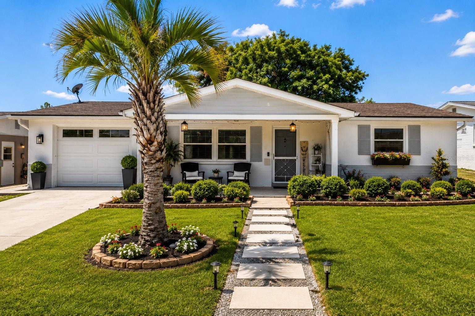 COLONIAL HILLS - Residential