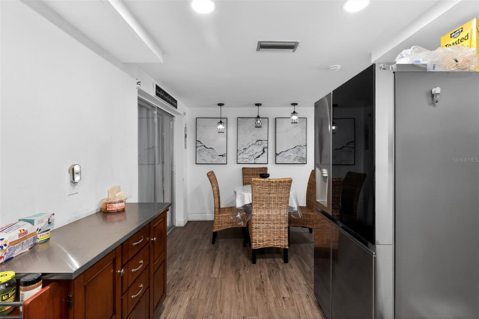 COLONIAL HILLS - Residential