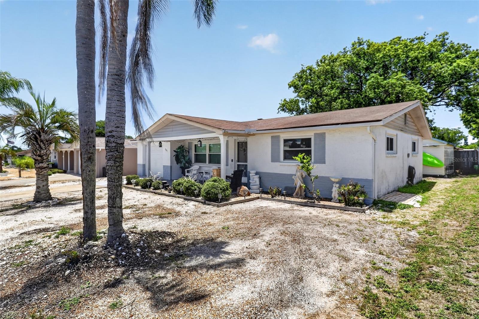 COLONIAL HILLS - Residential