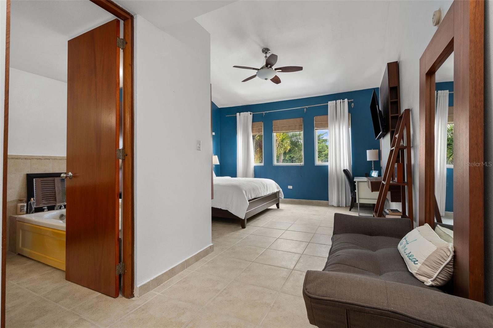 AQUABELLA - Residential