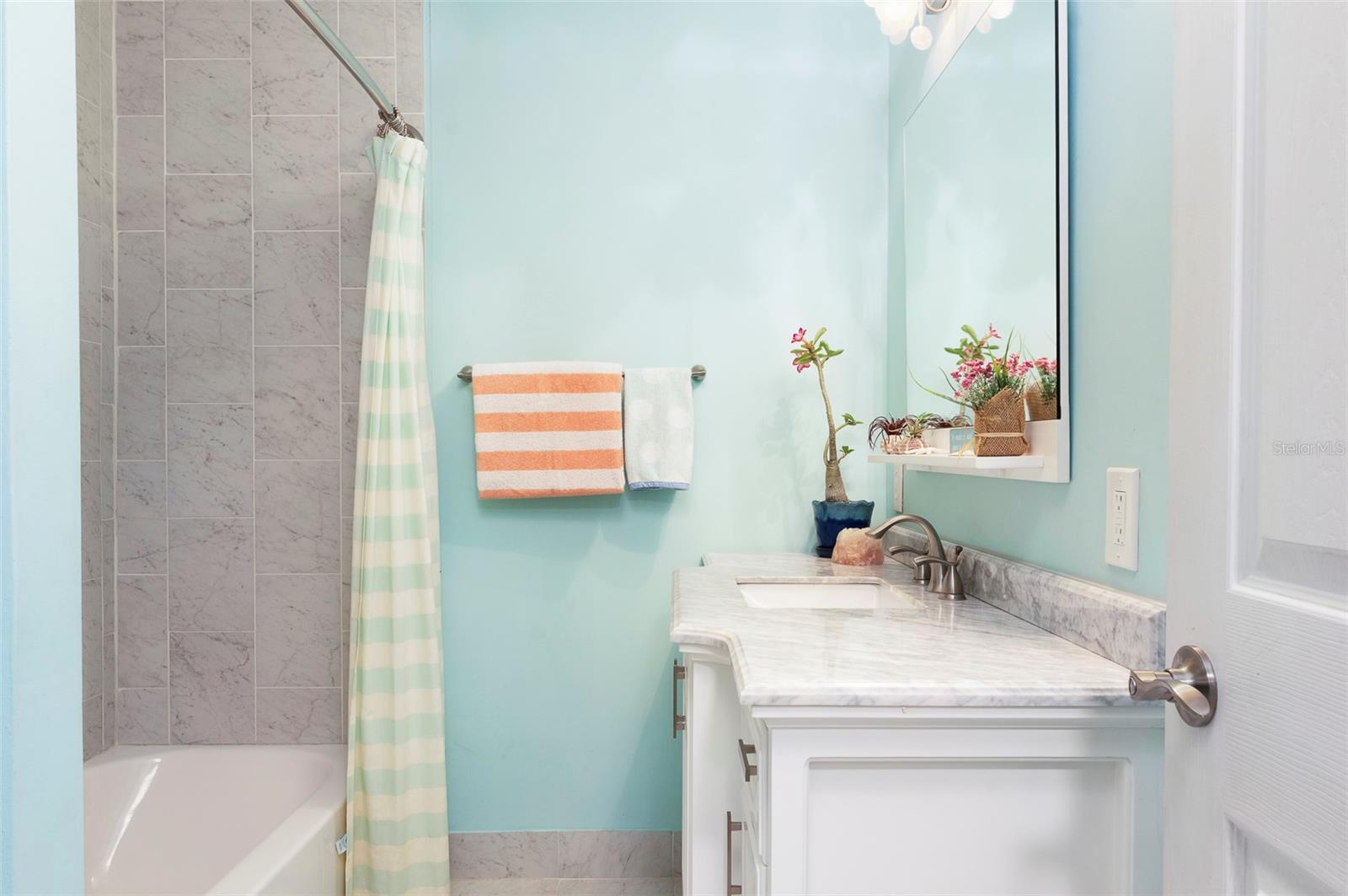 IMPERIAL POINT CONDO - Residential