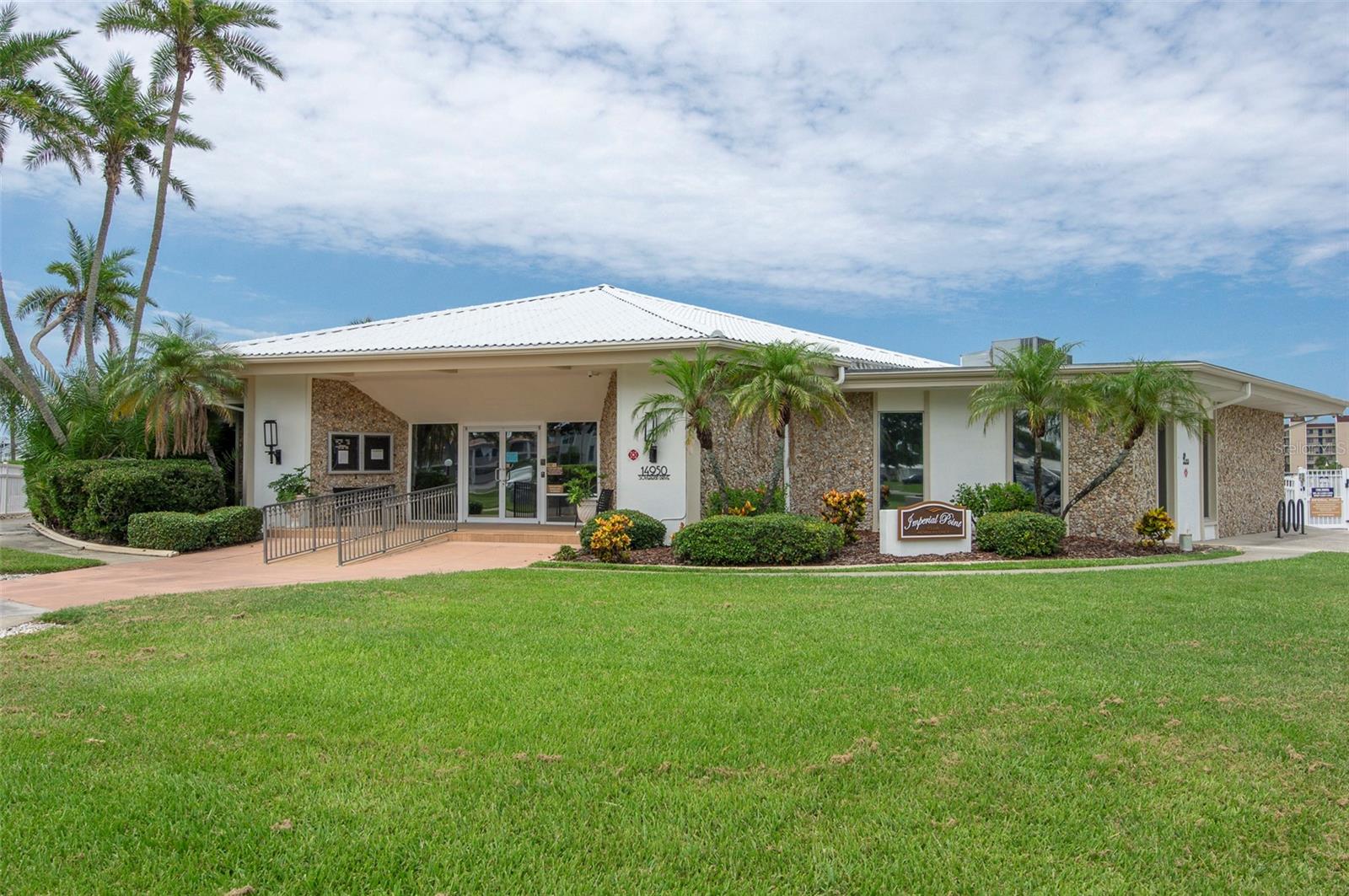 IMPERIAL POINT CONDO - Residential