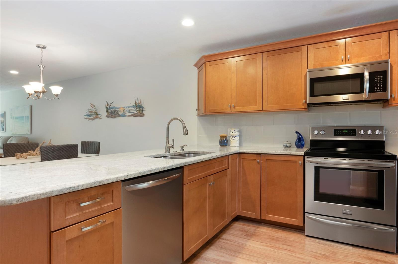IMPERIAL POINT CONDO - Residential