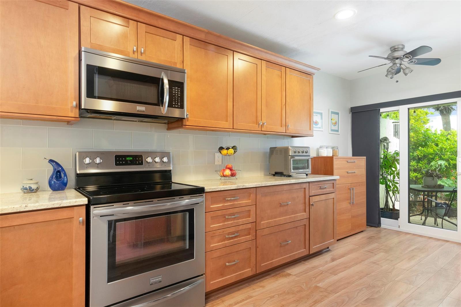 IMPERIAL POINT CONDO - Residential