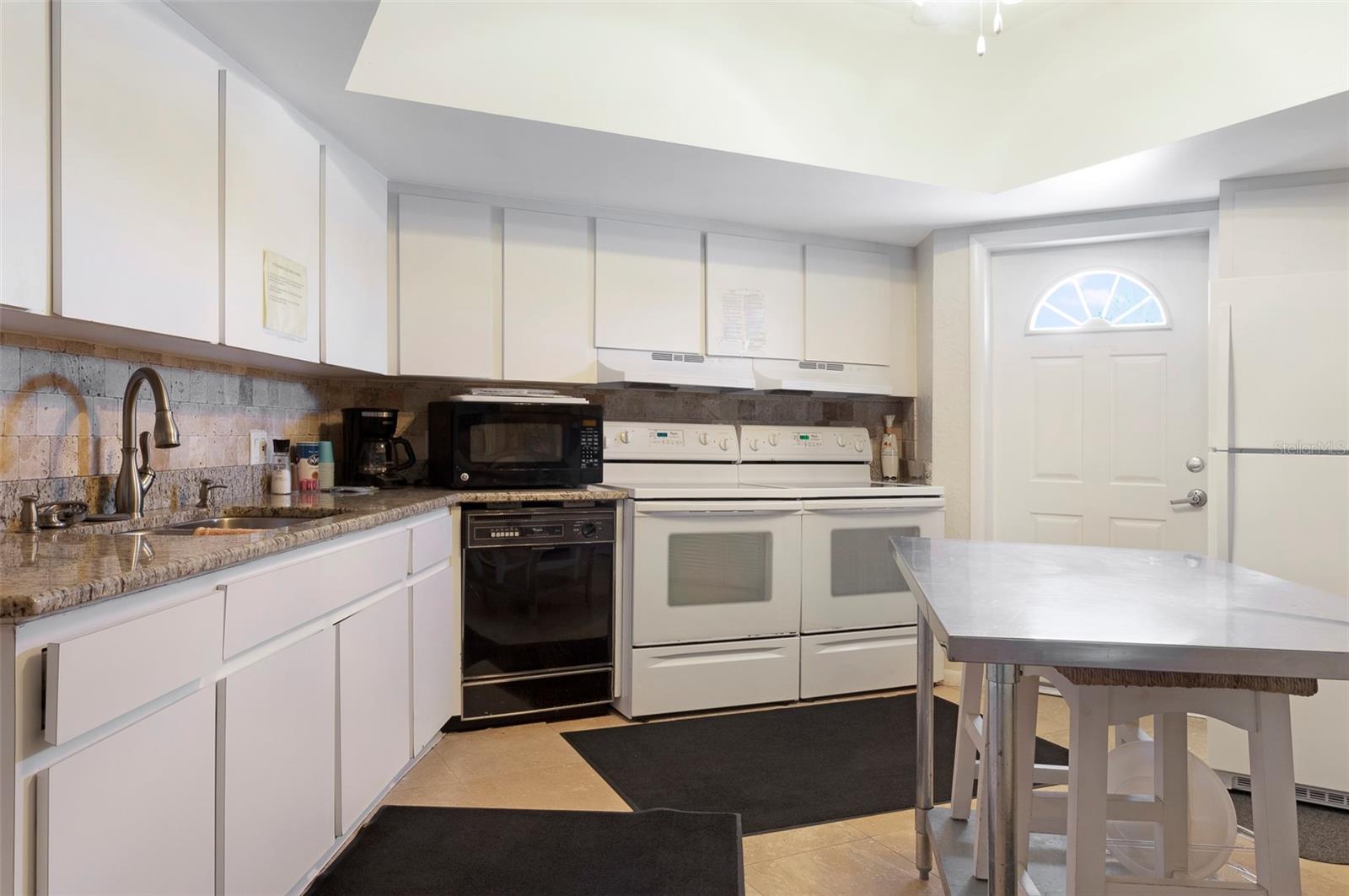 IMPERIAL POINT CONDO - Residential