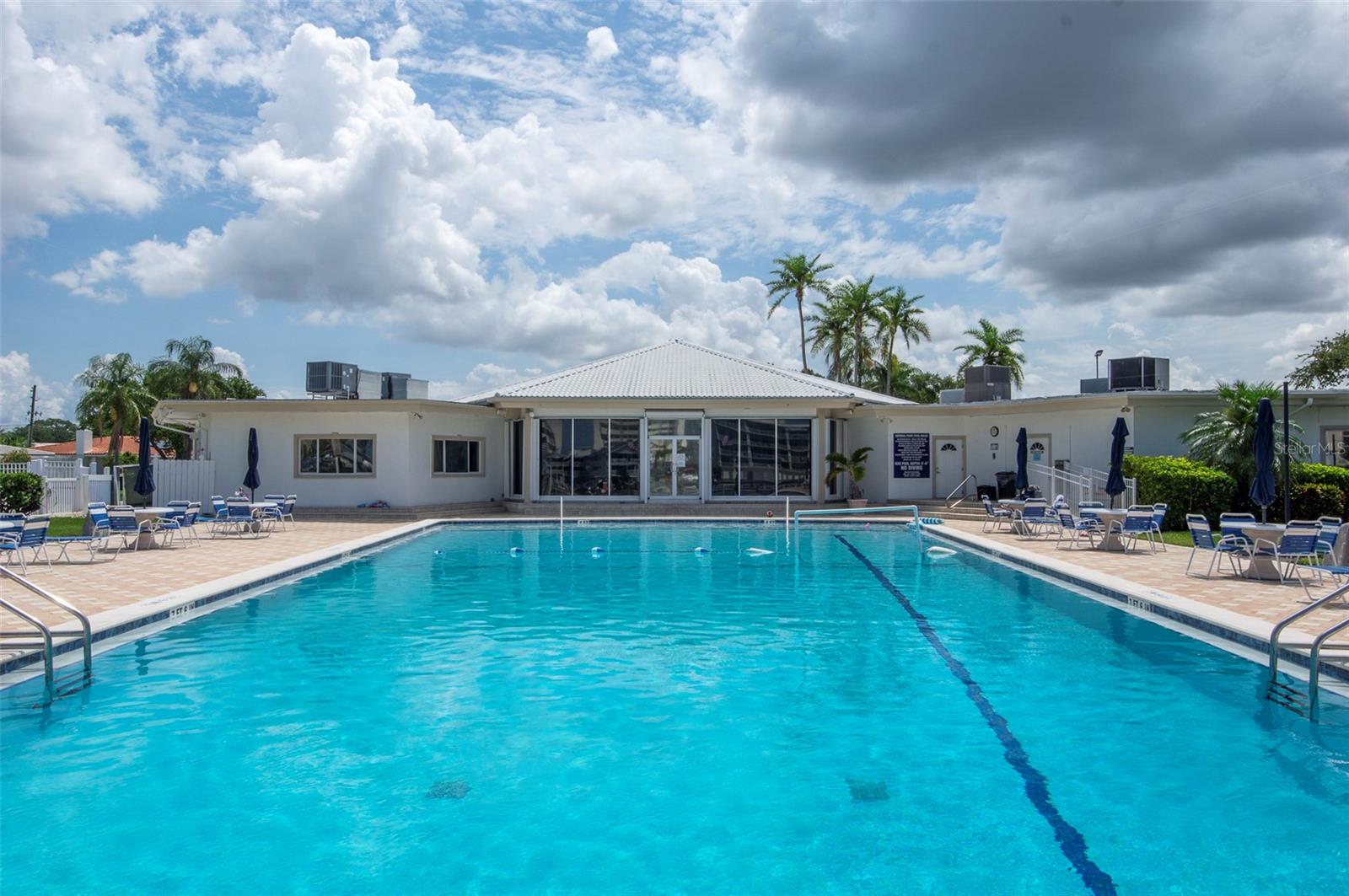 IMPERIAL POINT CONDO - Residential