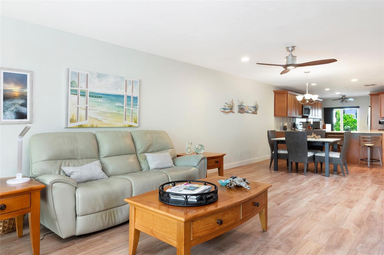 IMPERIAL POINT CONDO - Residential