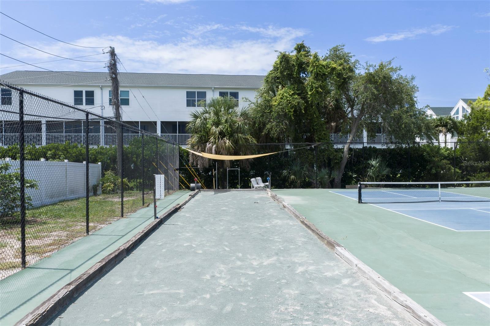 IMPERIAL POINT CONDO - Residential