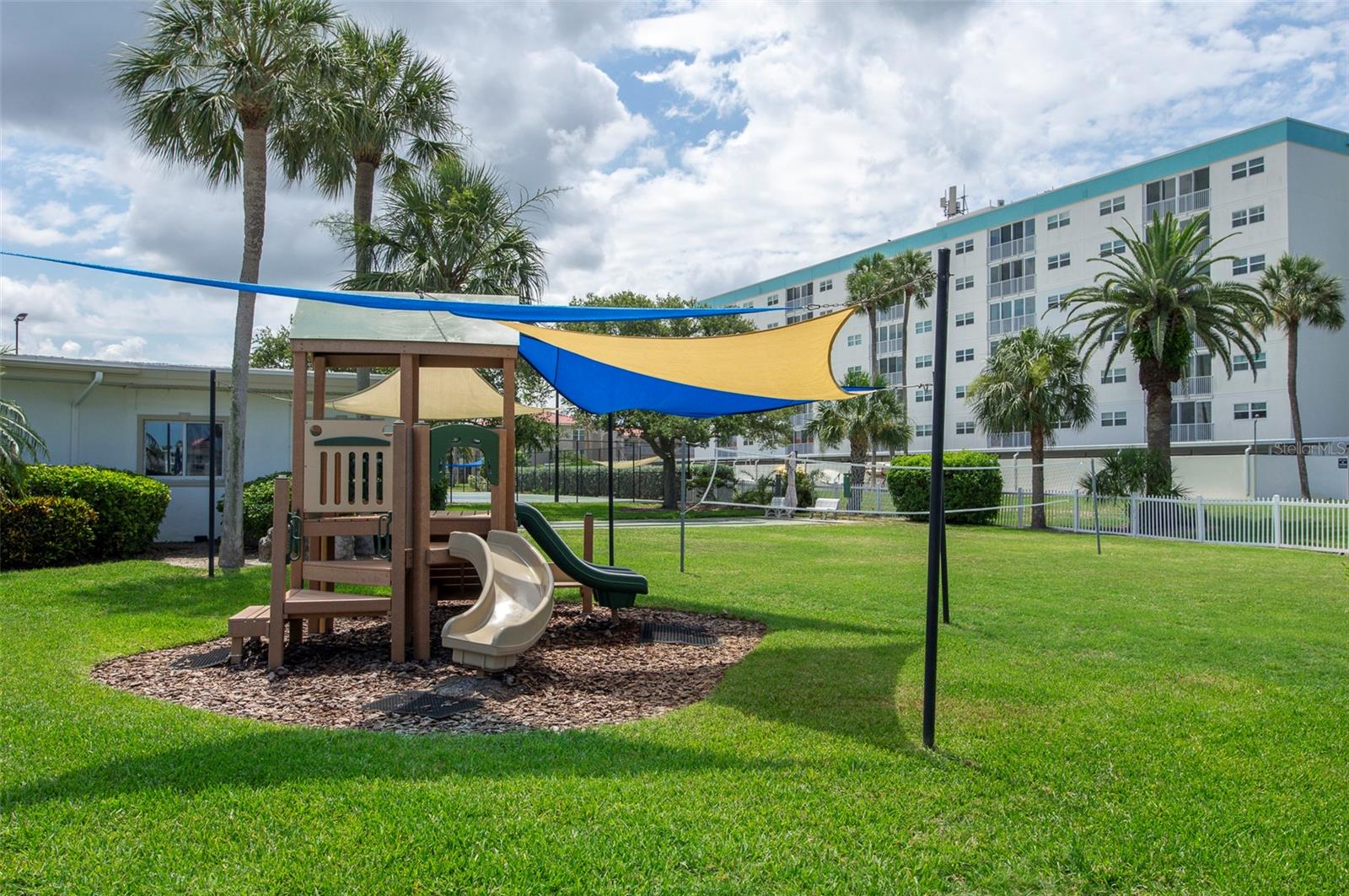 IMPERIAL POINT CONDO - Residential