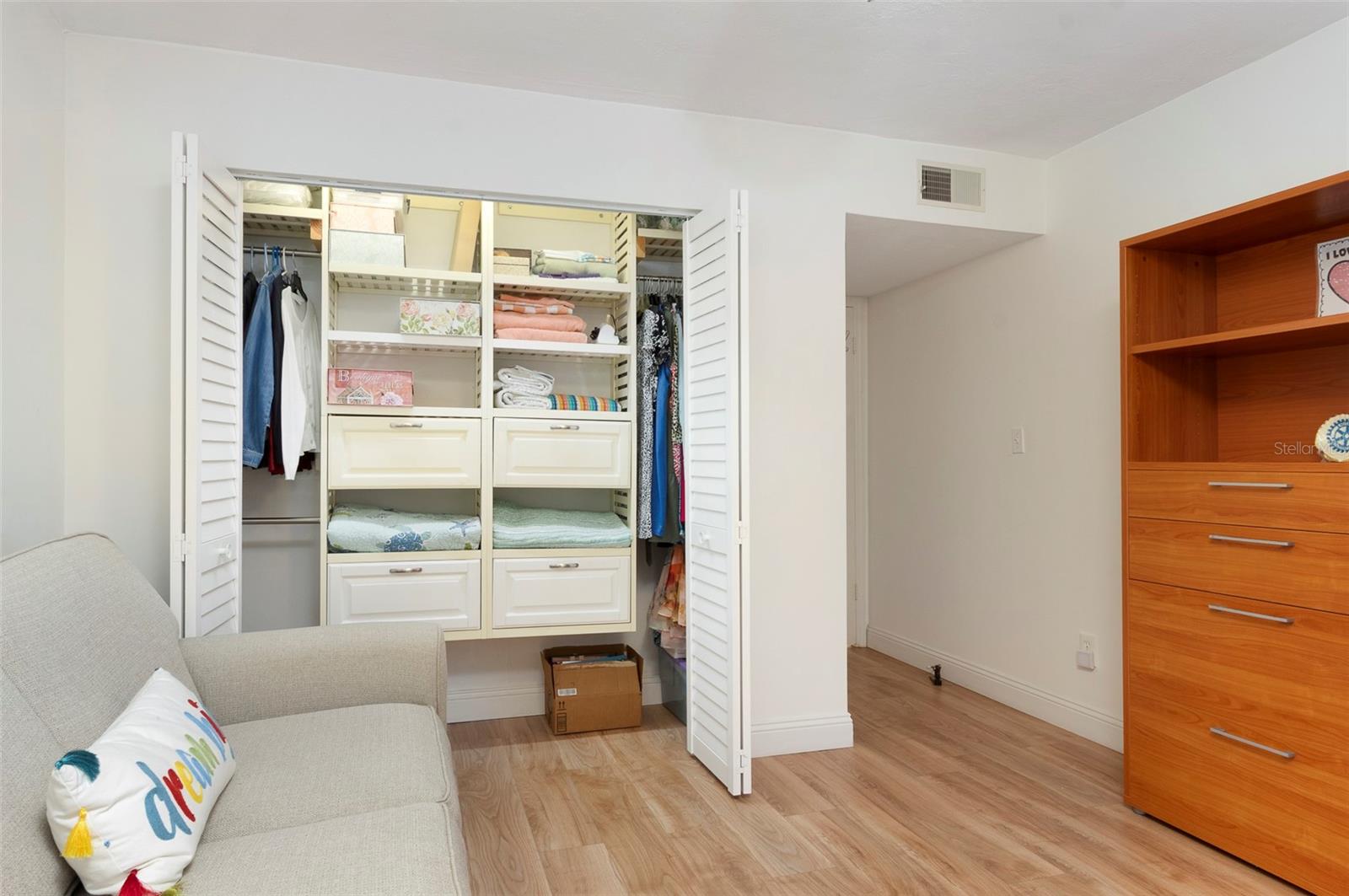 IMPERIAL POINT CONDO - Residential