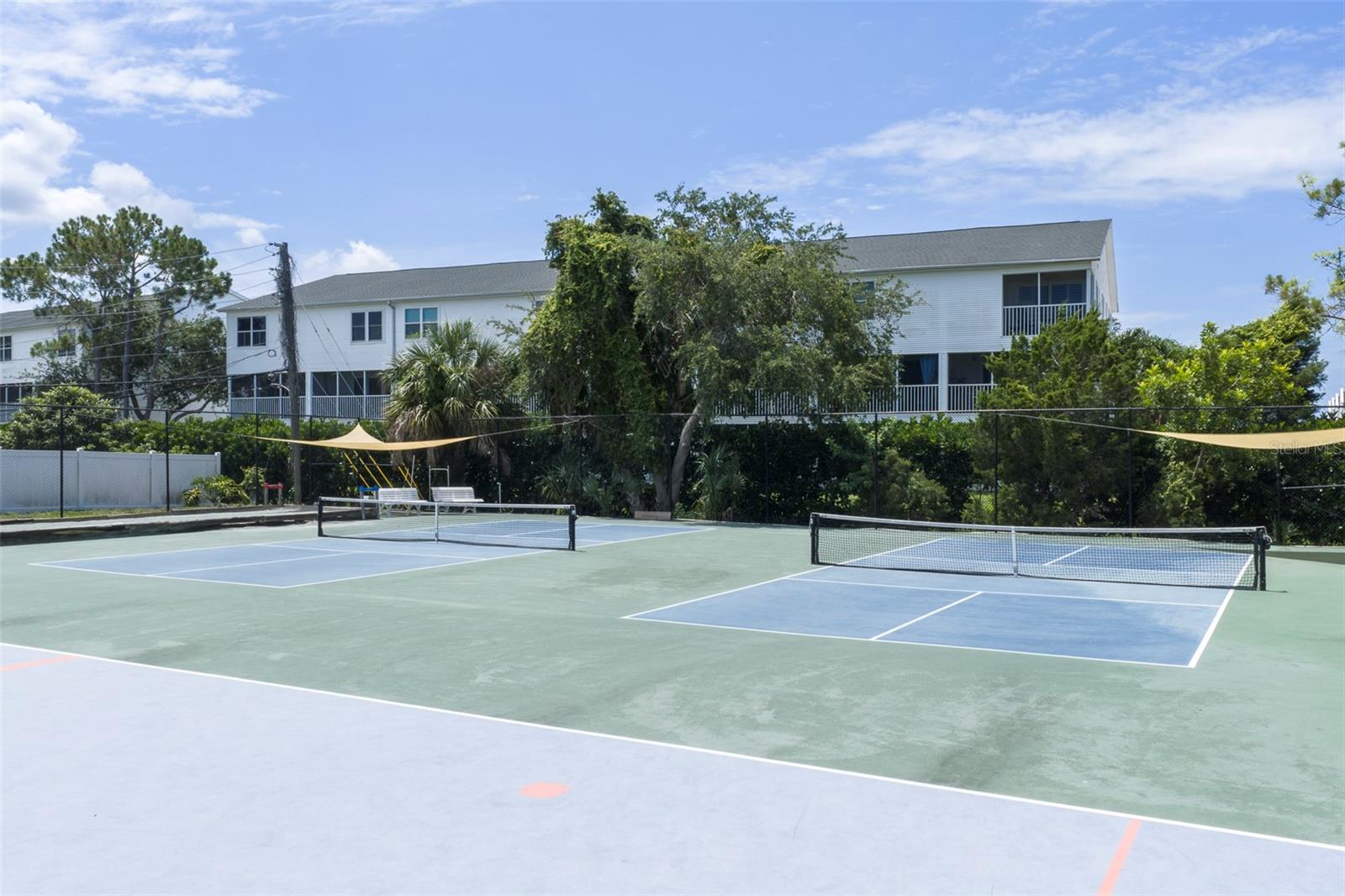 IMPERIAL POINT CONDO - Residential