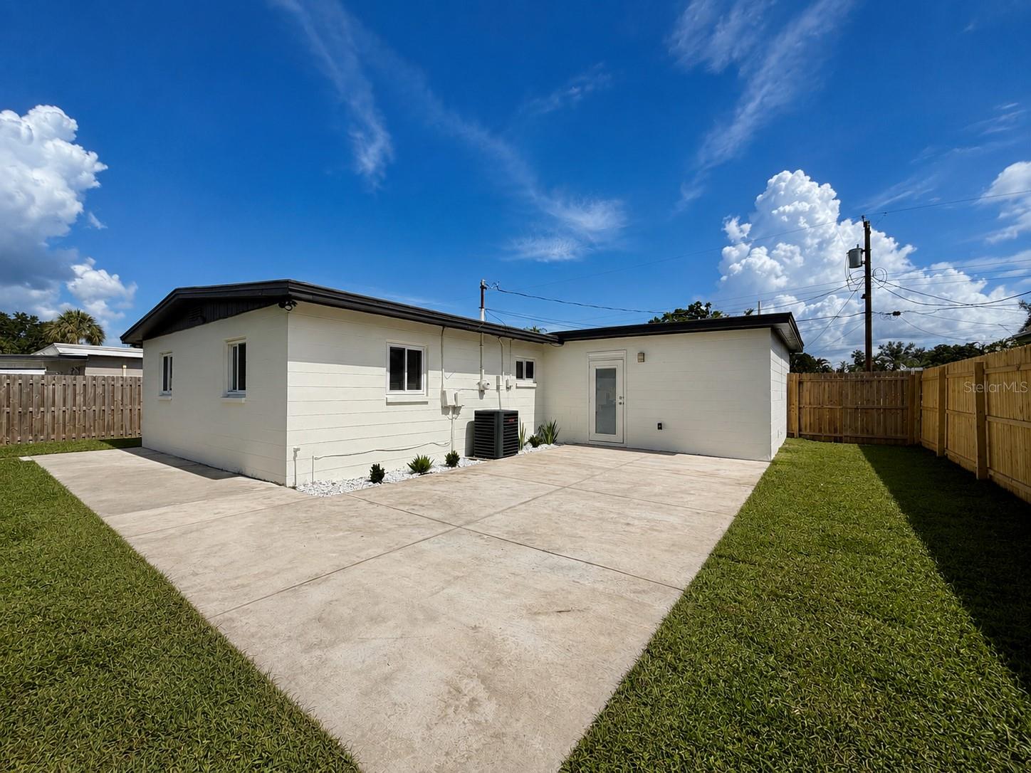 ALTA VISTA TRACTS - Residential Lease