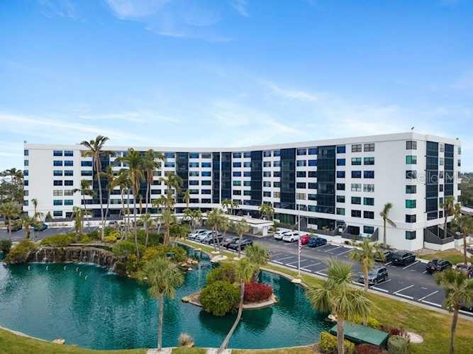 Rare Opportunity in the Heart of Siesta Key – Harbor Towers, Unit 108
2 Bedrooms | 2 Bathrooms | 1,152 Sq Ft A/C + 540 Sq Ft Private Patio
Experience luxury waterfront living at its finest. This beautifully designed, fully furnished unit features soaring 9-ft ceilings, hurricane impact windows, and stunning floor-to-ceiling sliders valued at $100,000 — all framing breathtaking panoramic marina views.
Step outside to your private 540 sq ft patio, your personal oasis overlooking the marina. Harbor Towers offers world-class amenities including a full Precor fitness center, heated pool, club lounge, marina, kayak launch, BBQ area, waterside pavilion, and 3 lighted har-tru tennis courts. All assessments paid.
This is your chance to own a piece of paradise on one of the most sought-after keys in Florida. Schedule your private showing today!