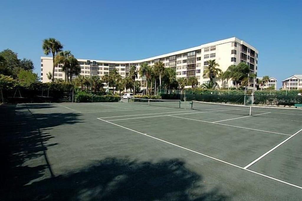 HARBOR TOWERS Y & R - Residential