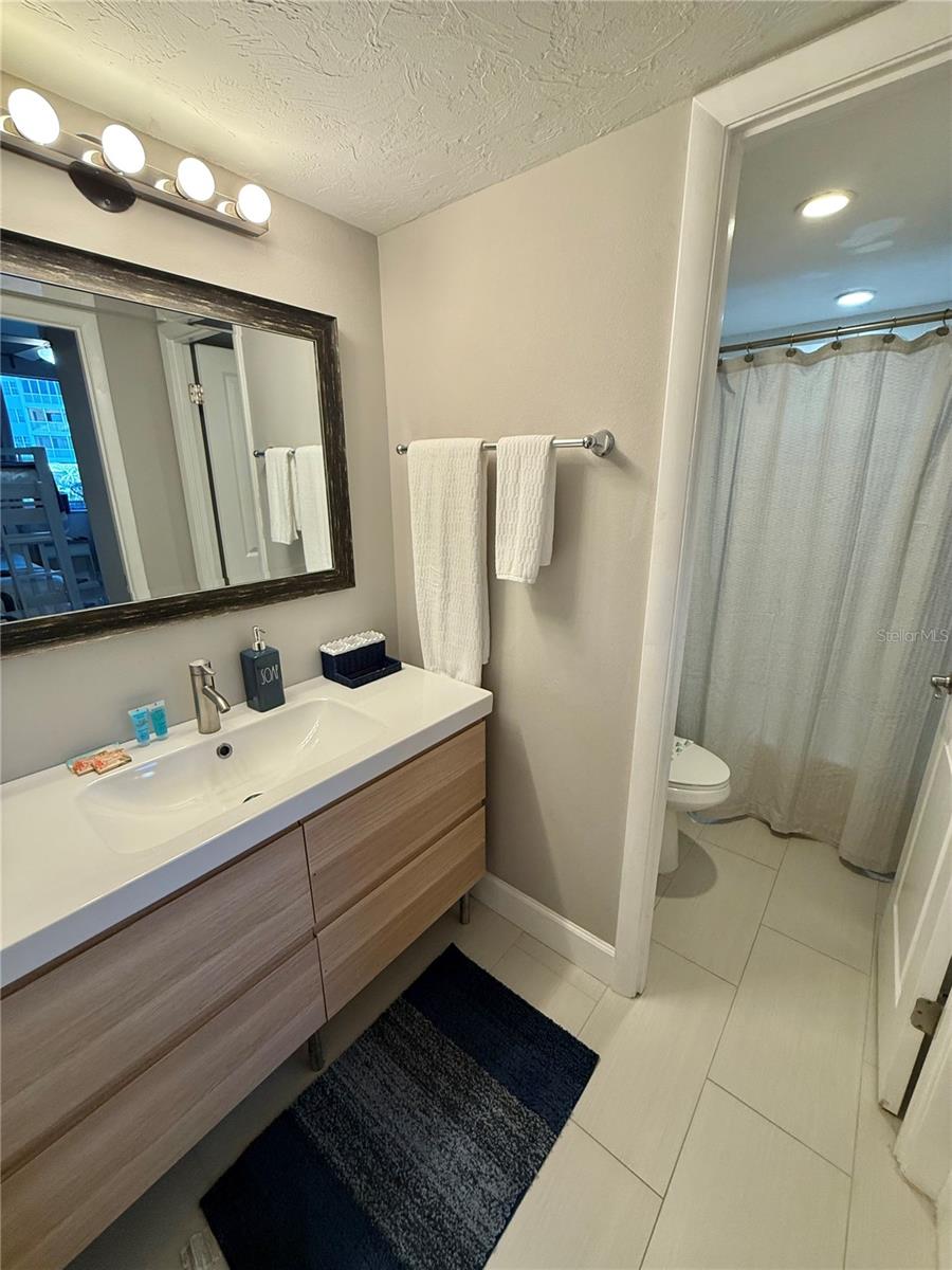 HARBOR TOWERS Y & R - Residential