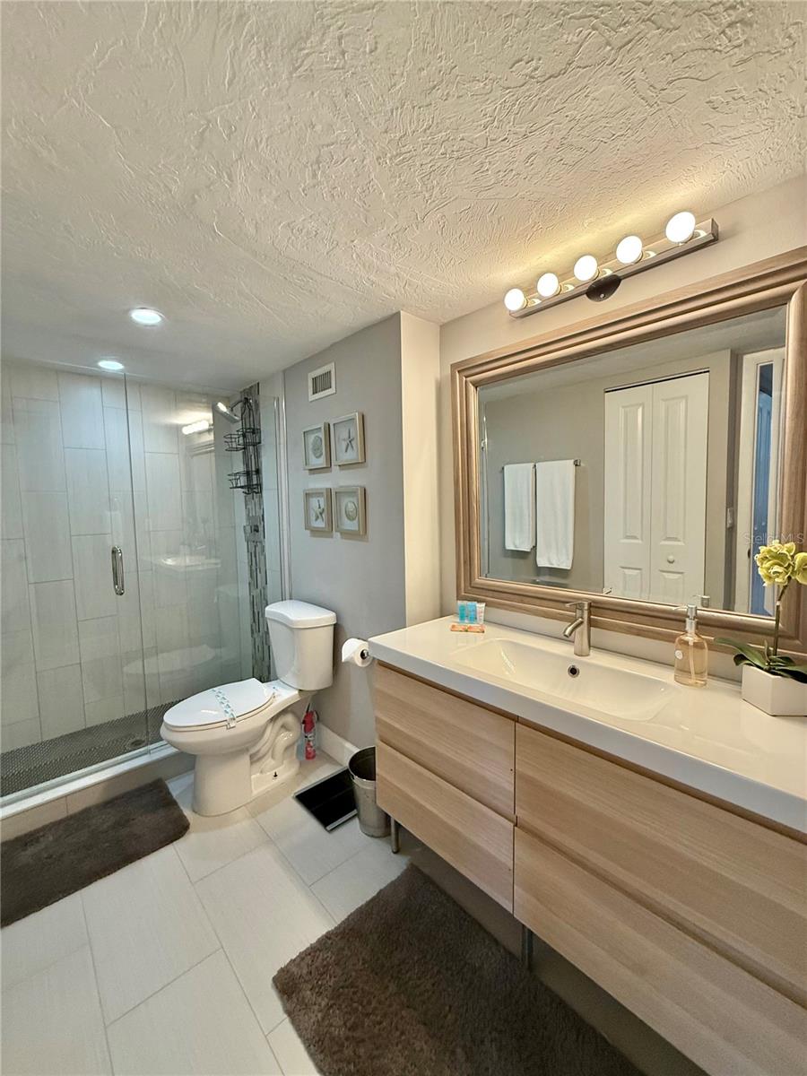 HARBOR TOWERS Y & R - Residential