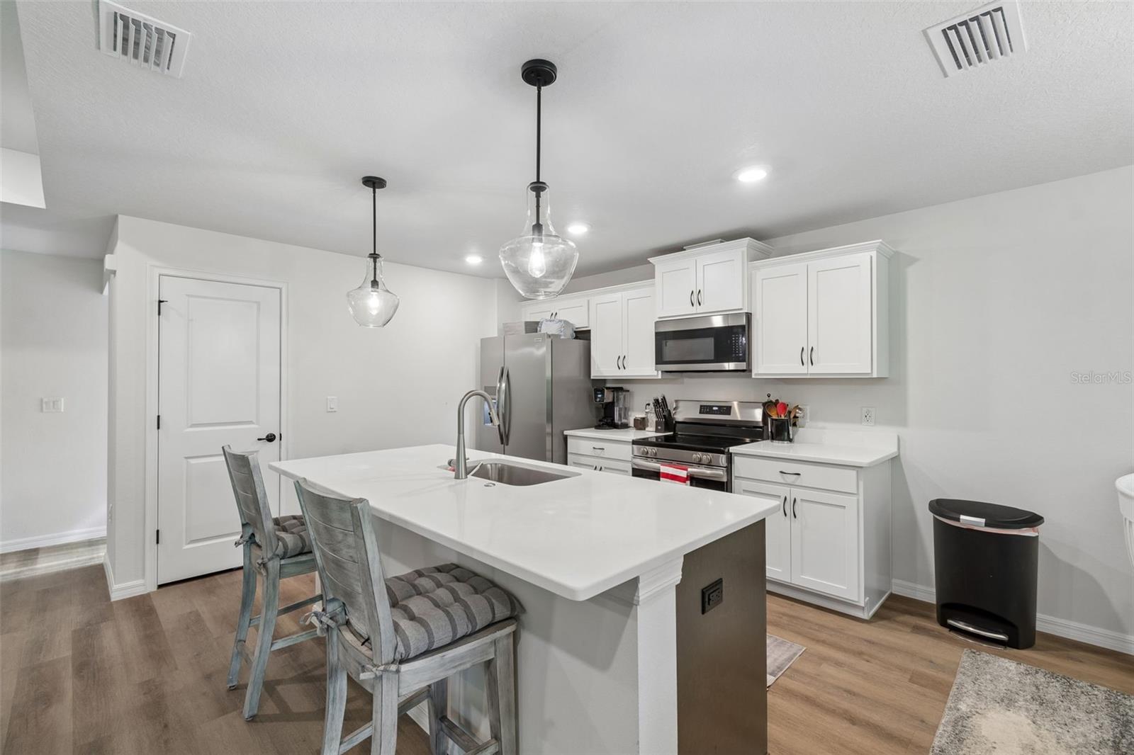 VOSS OAK LAKE ESTATE - Residential