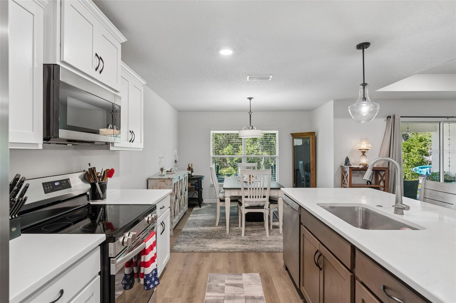 VOSS OAK LAKE ESTATE - Residential