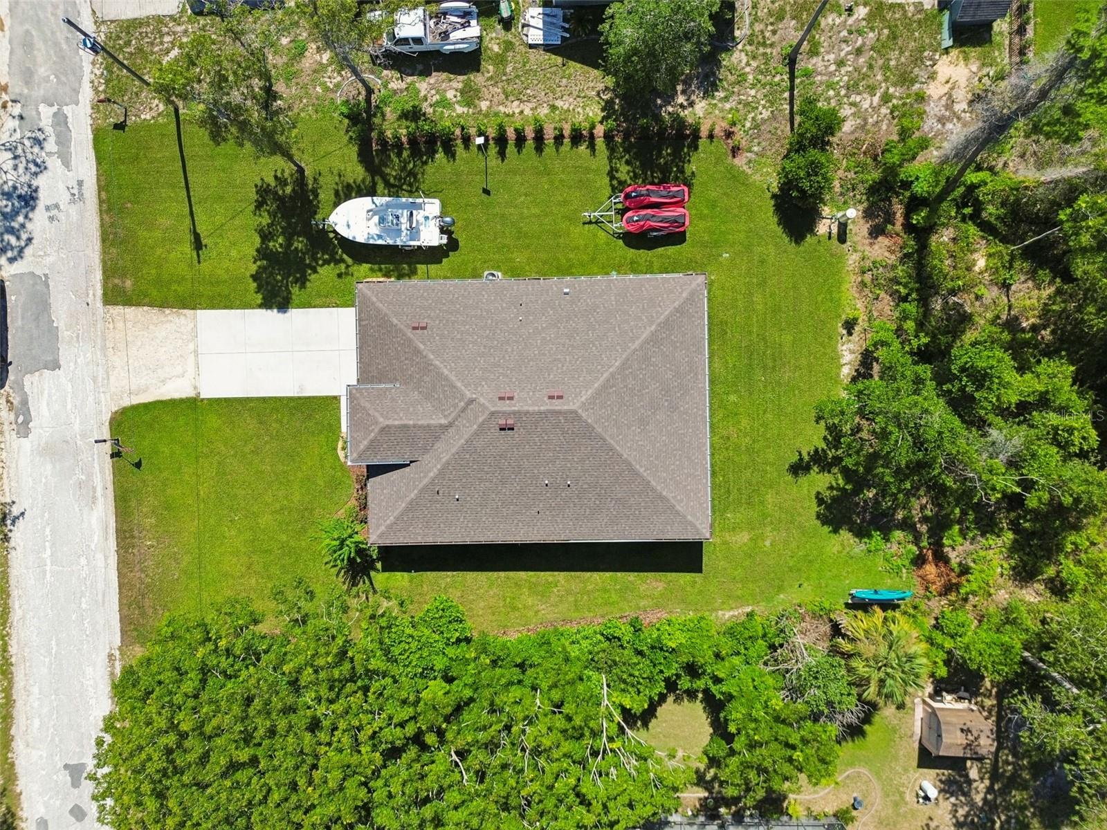 VOSS OAK LAKE ESTATE - Residential