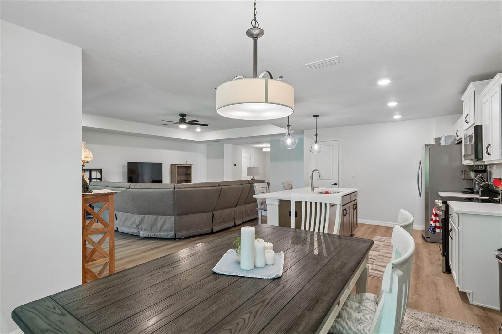 VOSS OAK LAKE ESTATE - Residential