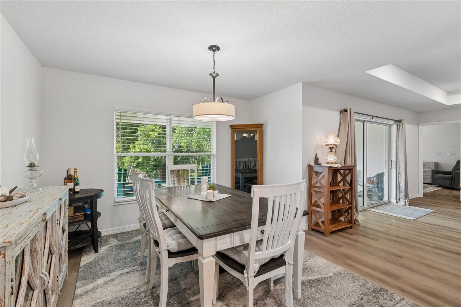 VOSS OAK LAKE ESTATE - Residential