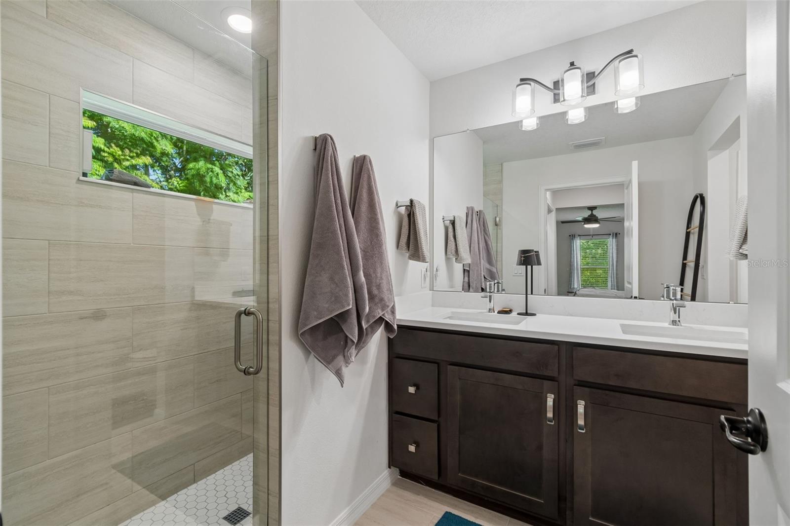 VOSS OAK LAKE ESTATE - Residential