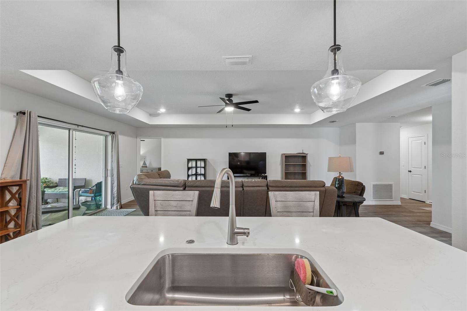 VOSS OAK LAKE ESTATE - Residential