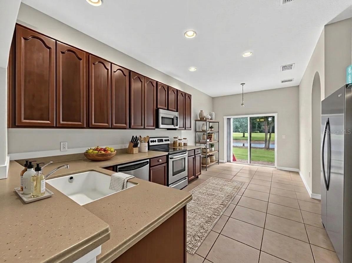 MOSS PARK COMMONS - Residential Lease