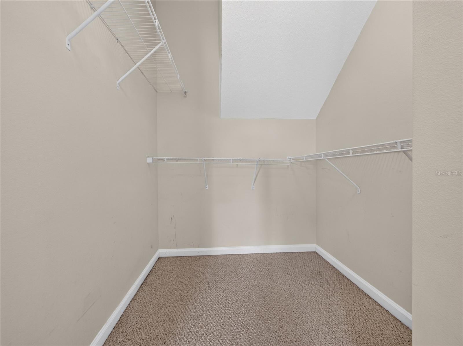 MOSS PARK COMMONS - Residential Lease
