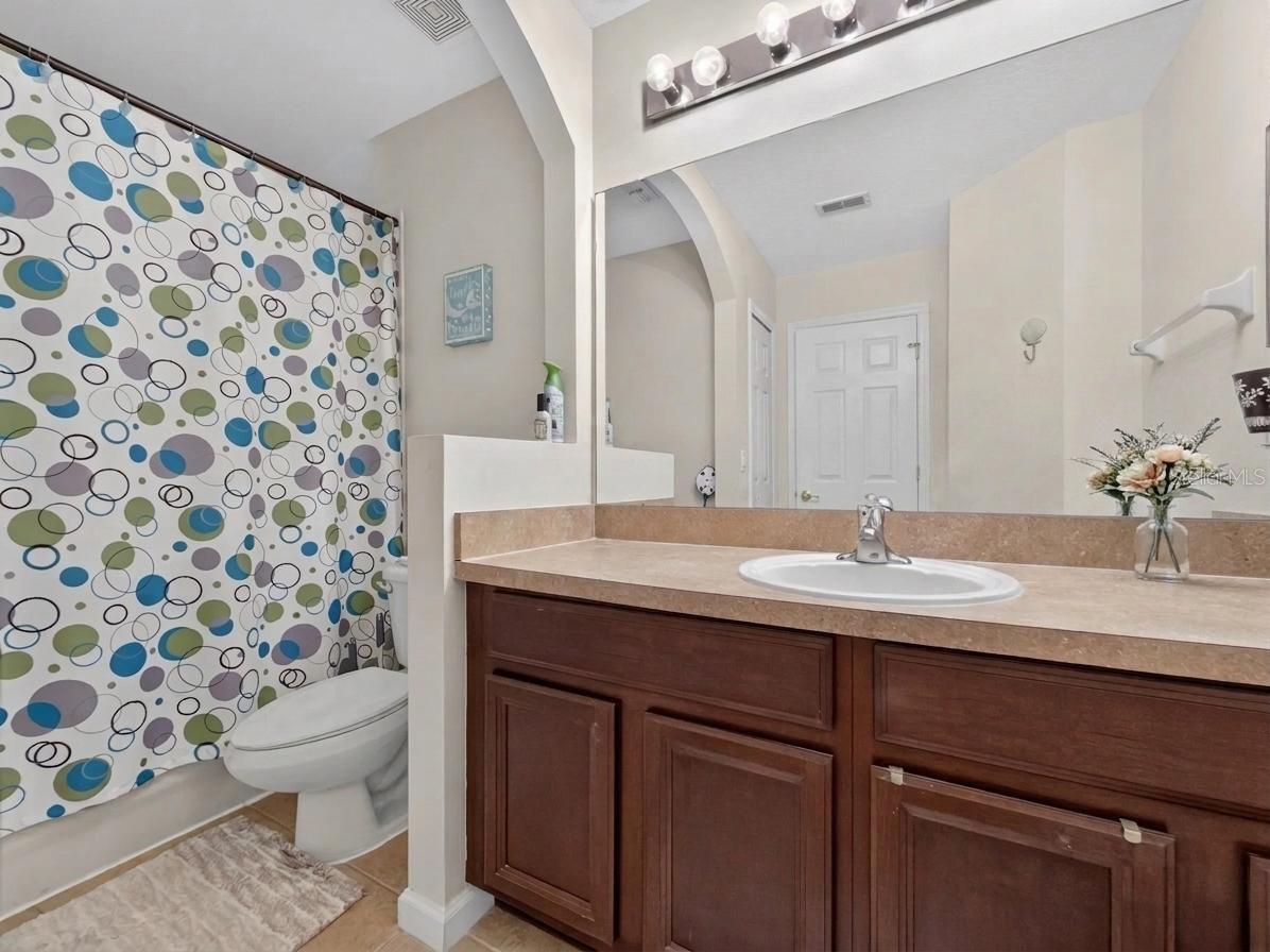 MOSS PARK COMMONS - Residential Lease