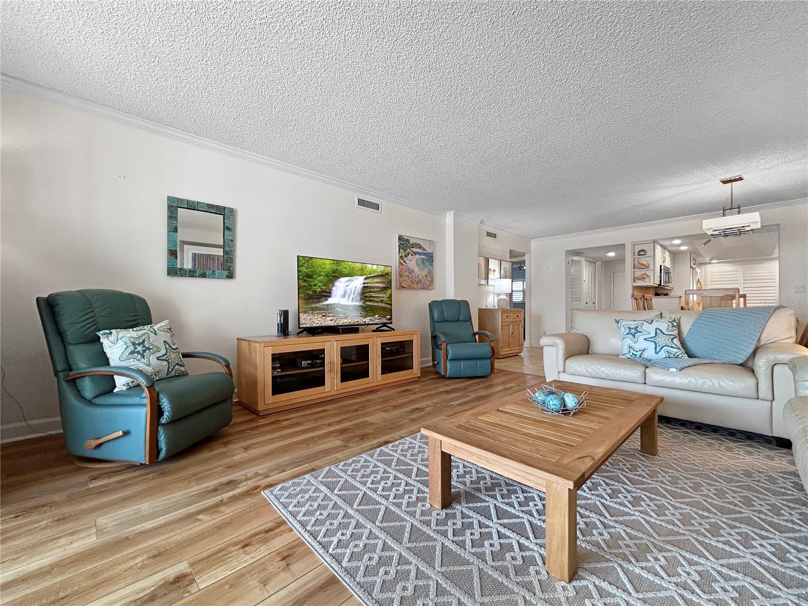 TIFFANY PLAZA - Residential