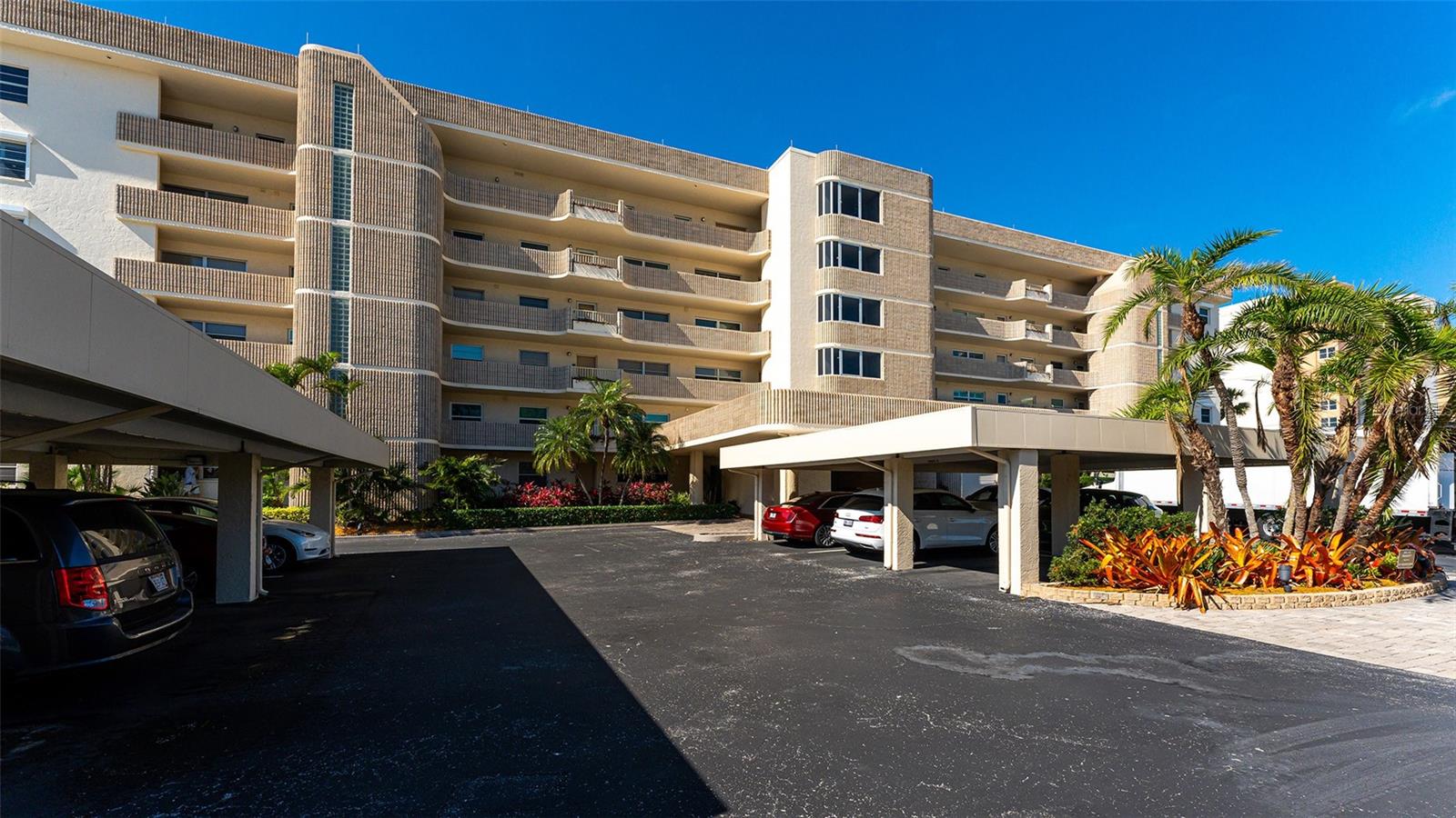 TIFFANY PLAZA - Residential