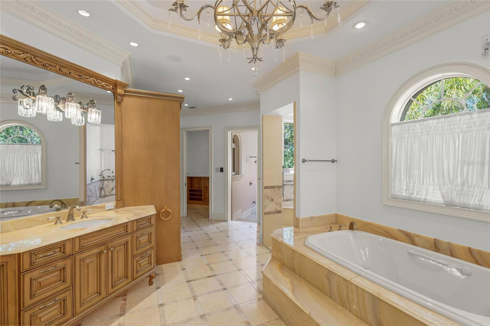UNIVERSITY PARK COUNTRY CLUB/ALBEMARLE/ALBEMARLE - Residential