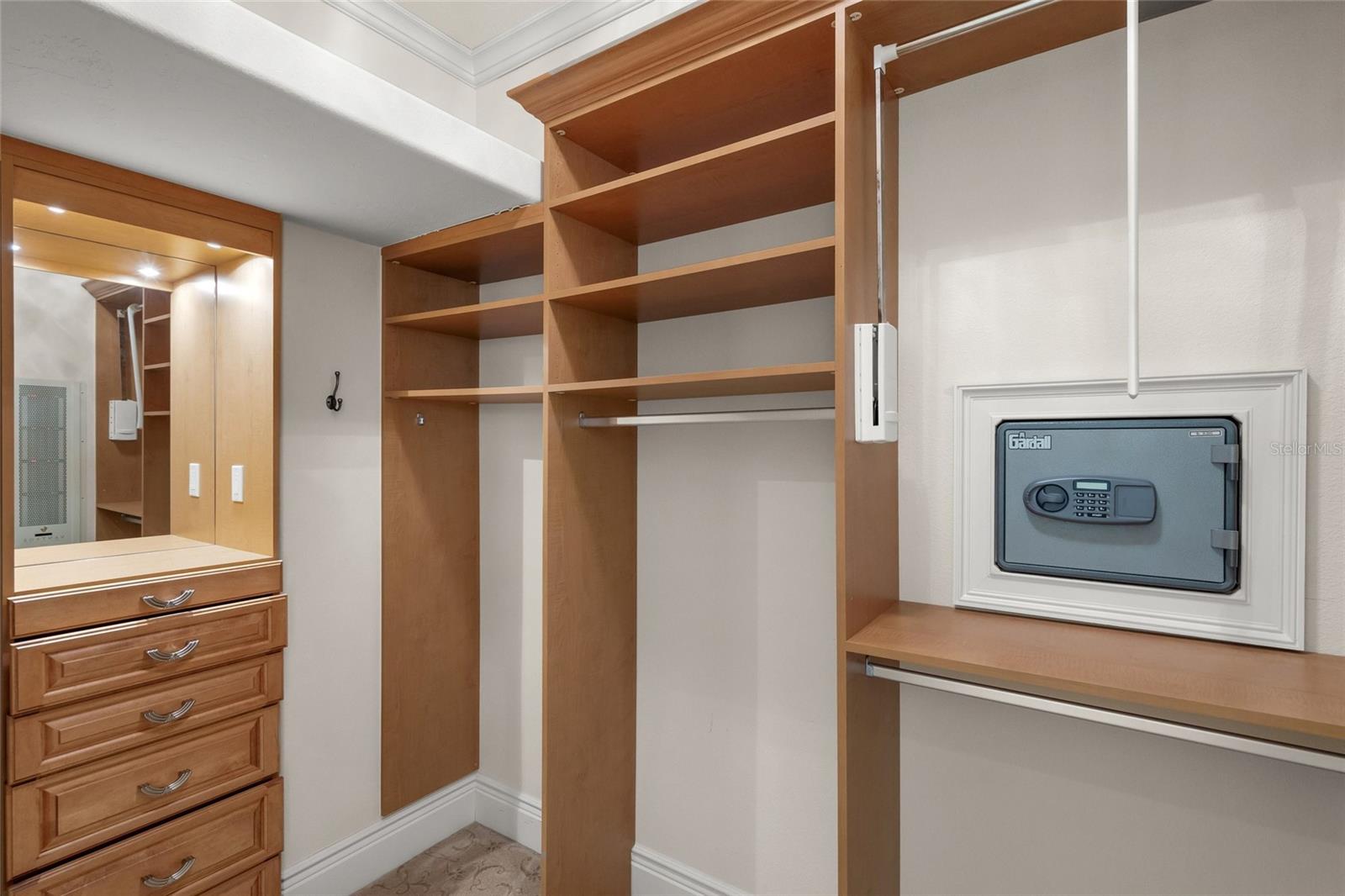 UNIVERSITY PARK COUNTRY CLUB/ALBEMARLE/ALBEMARLE - Residential