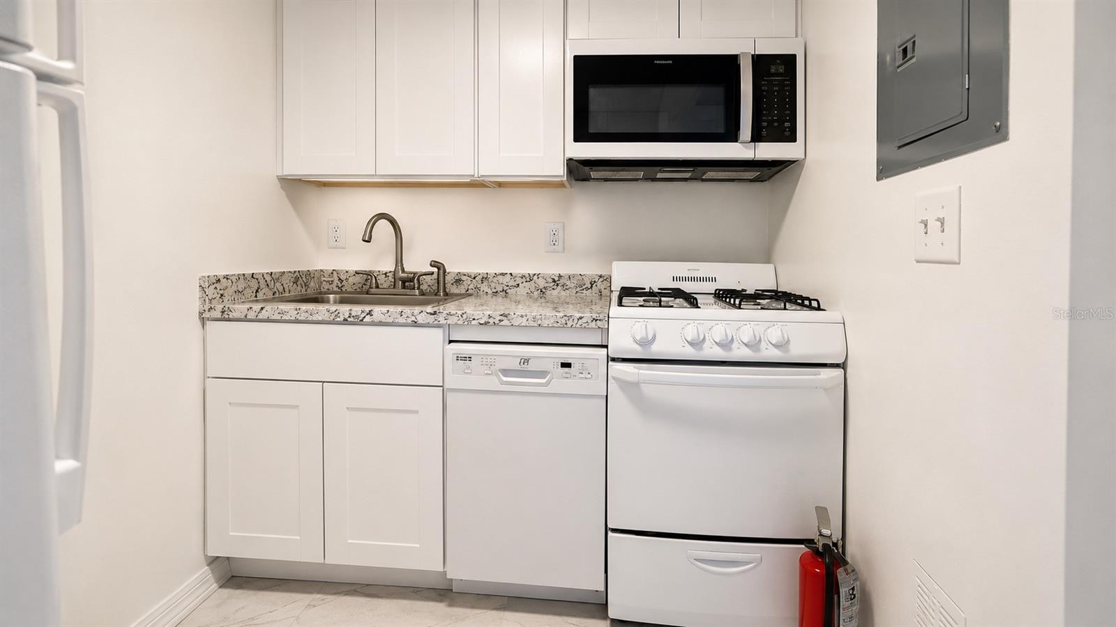 WATERSIDE AT CRANES ROOST A CONDO COMMUNITY - Residential