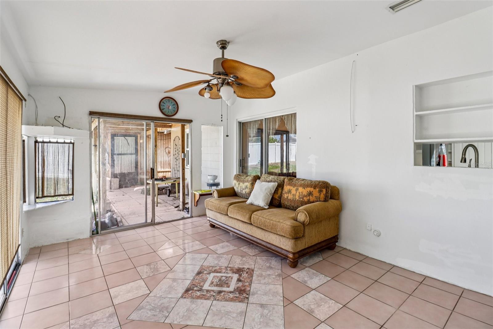 SWEETWATER HILLS UNIT 01 - Residential