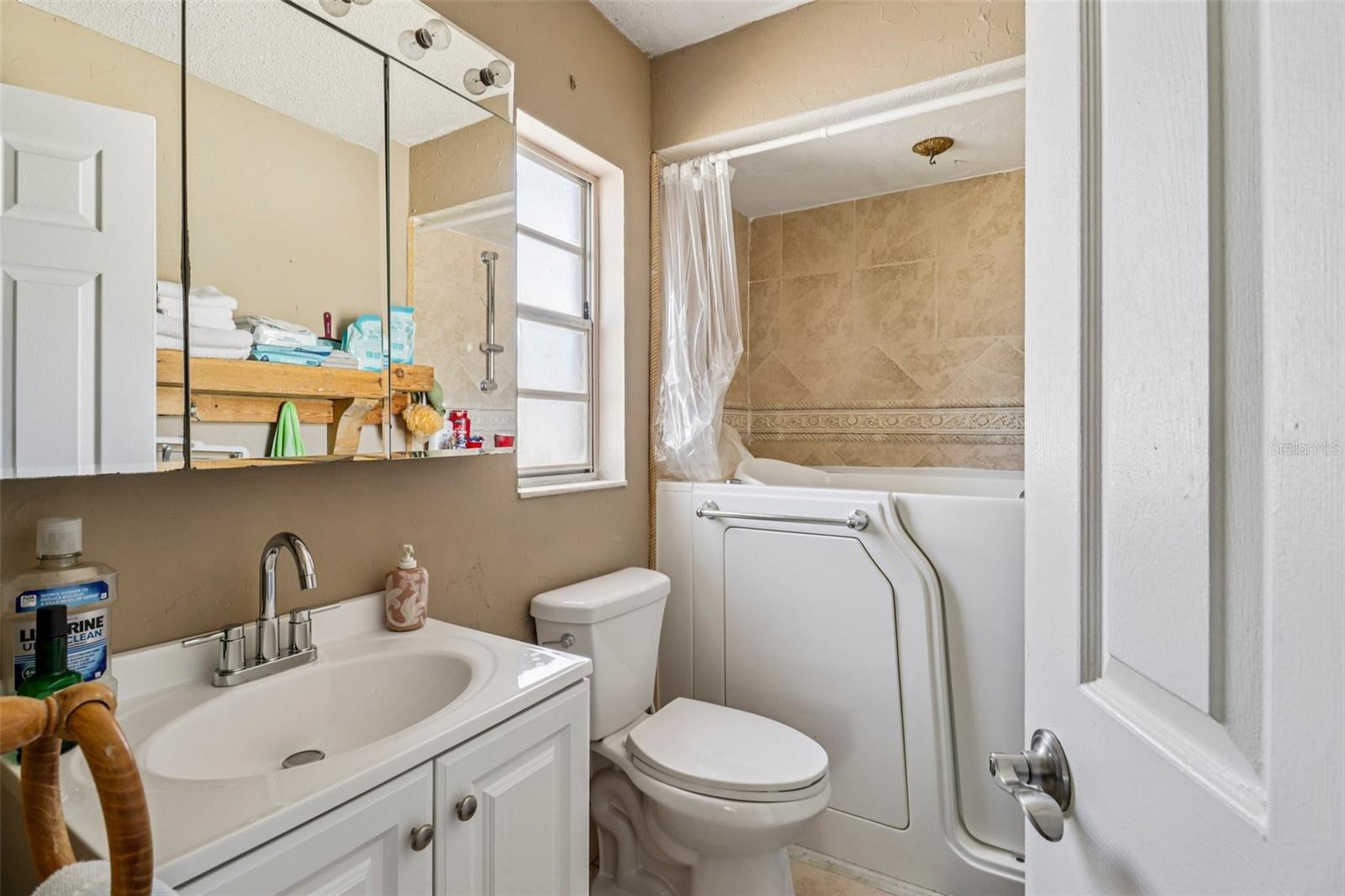 SWEETWATER HILLS UNIT 01 - Residential