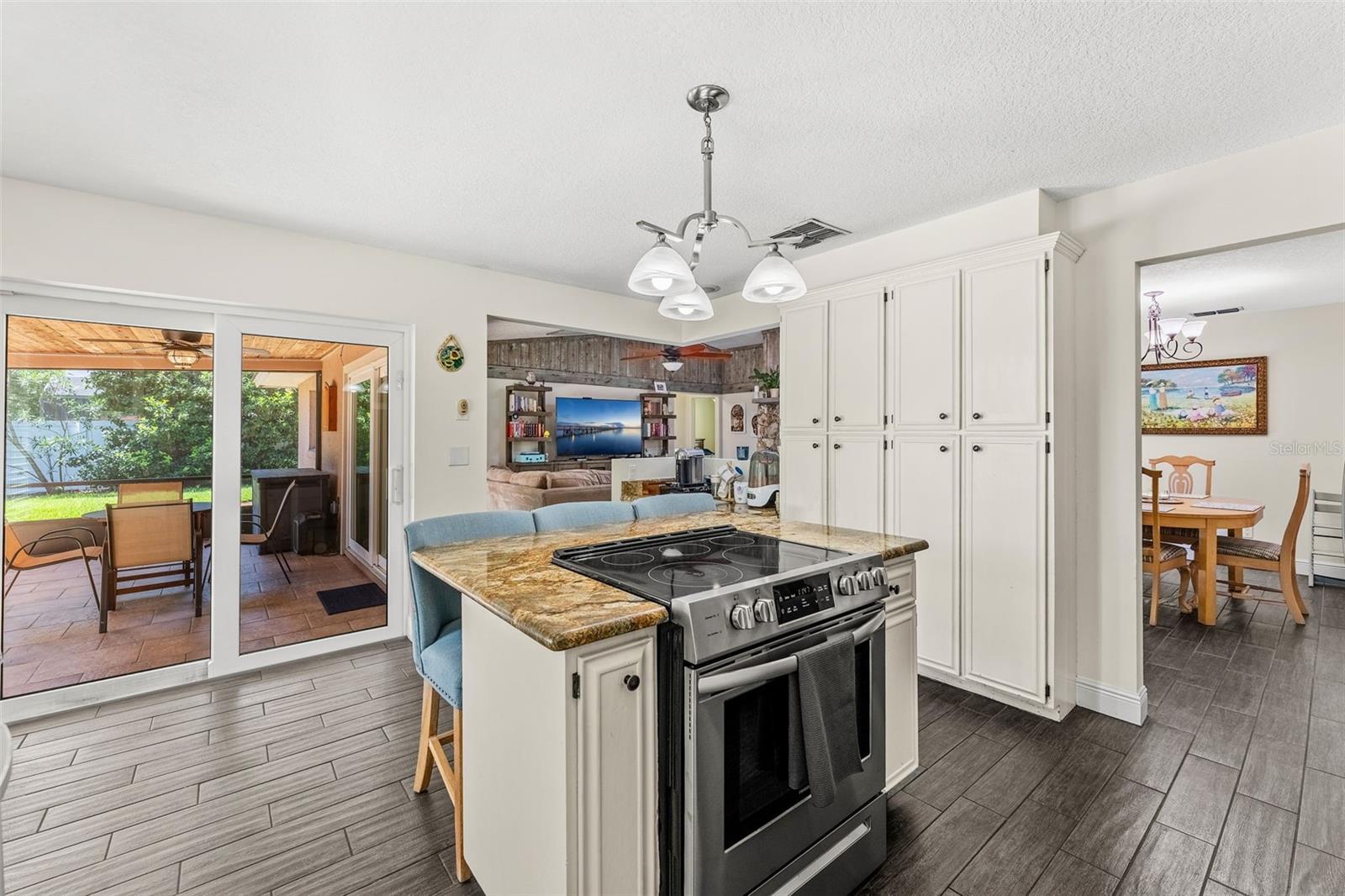 LAKE WAUNATTA WOODS - Residential