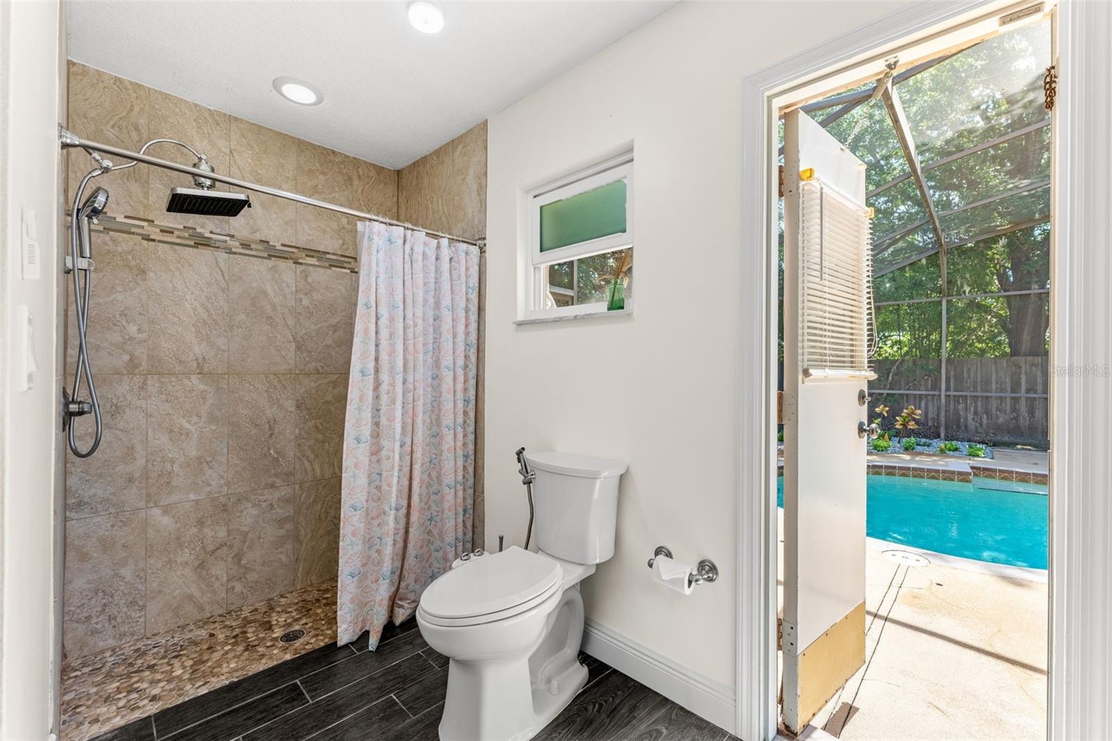 LAKE WAUNATTA WOODS - Residential