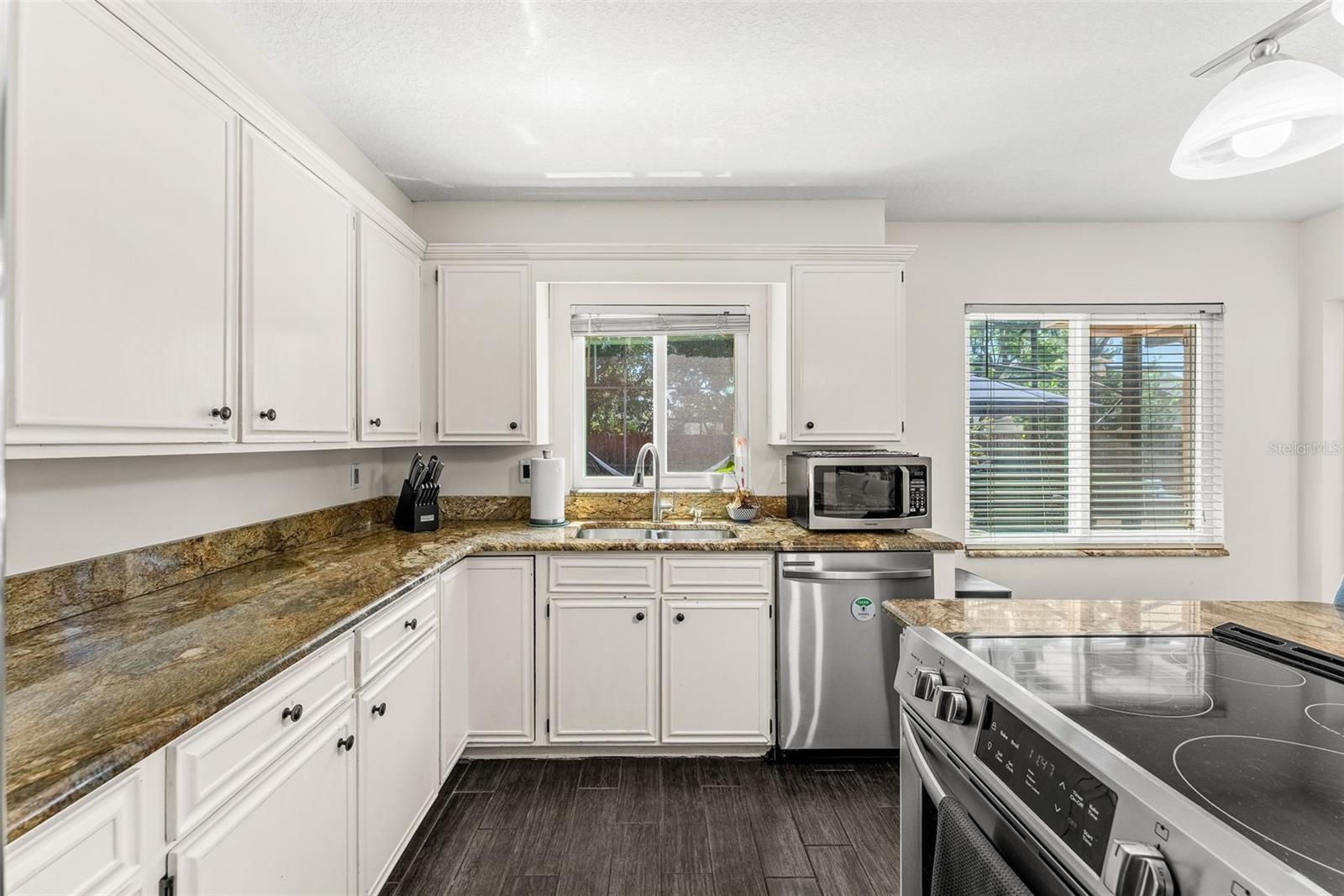 LAKE WAUNATTA WOODS - Residential