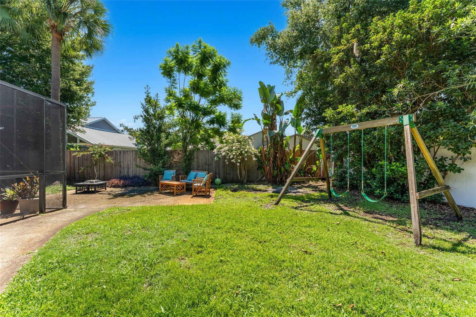LAKE WAUNATTA WOODS - Residential