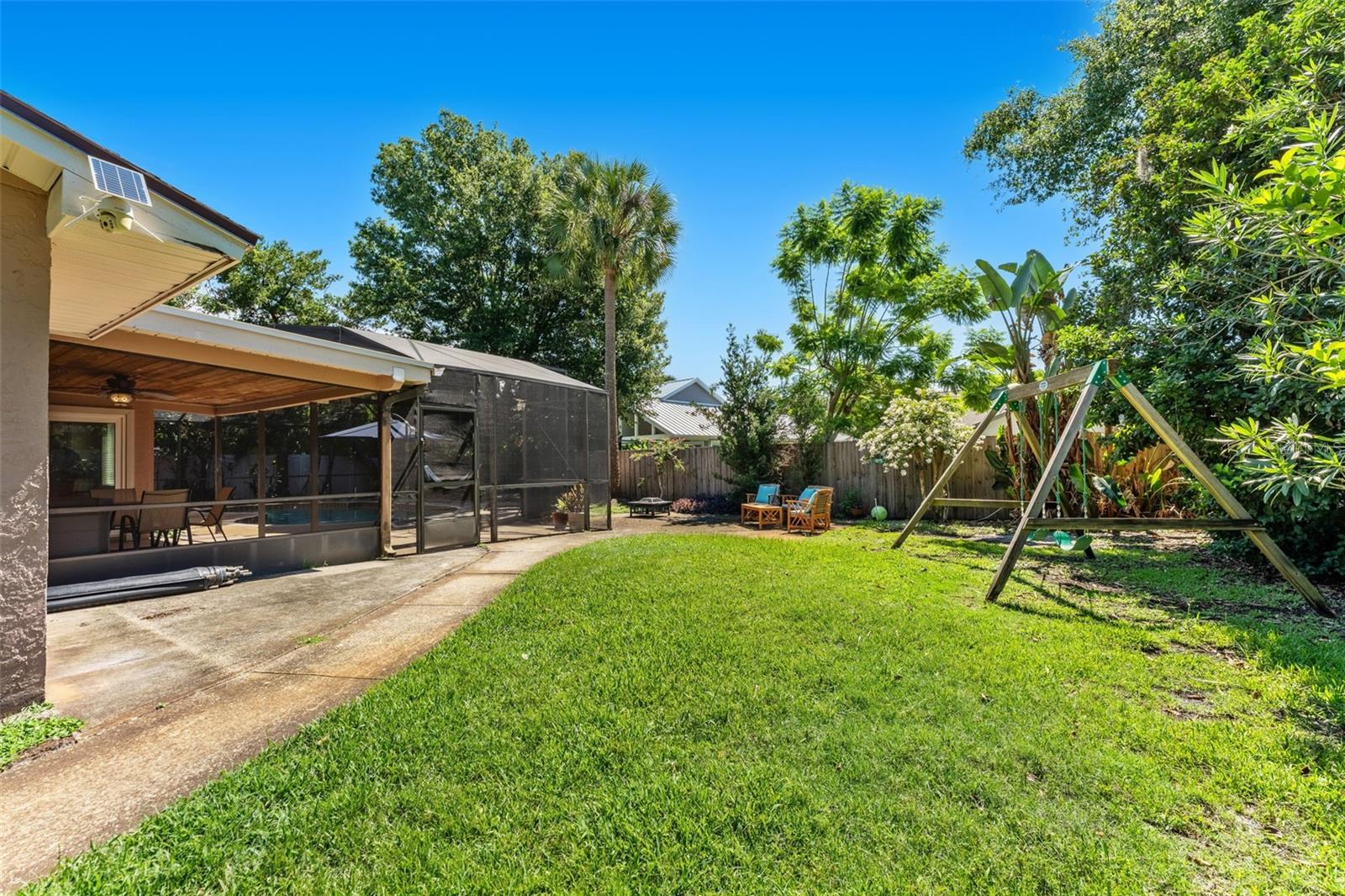 LAKE WAUNATTA WOODS - Residential